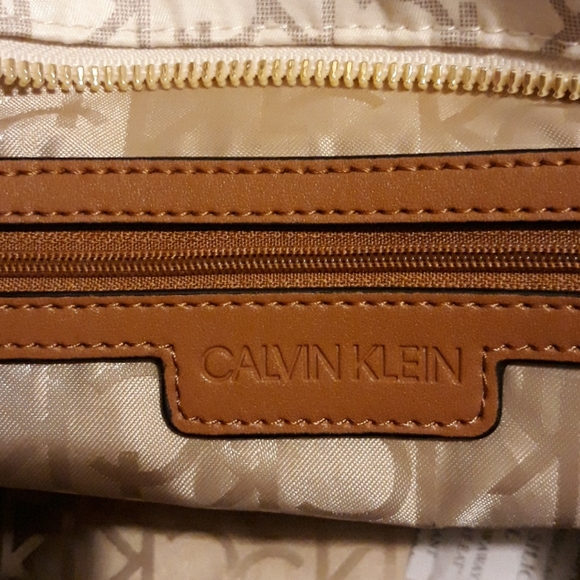 Calvin Klein Logo Tote with Wristlet - Picture 15 of 16
